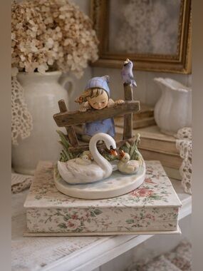 Signed Hummel Goebel Figurine Girl Swan Duck 1984 W Germany #344